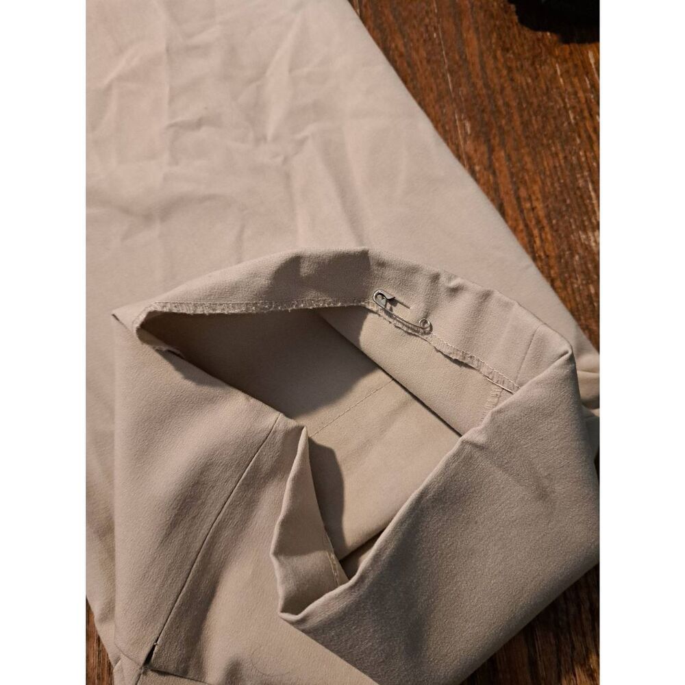 Ann Taylor Loft Women’s 12 Tan Khaki Cuffed Capri Pants Adjustable Waist - Picture 4 of 5